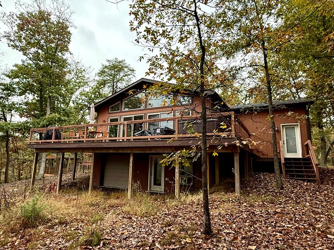 Stunning Mountain Retreat with Private River Access Near Berkeley Springs | Great Cacapon, West Virginia