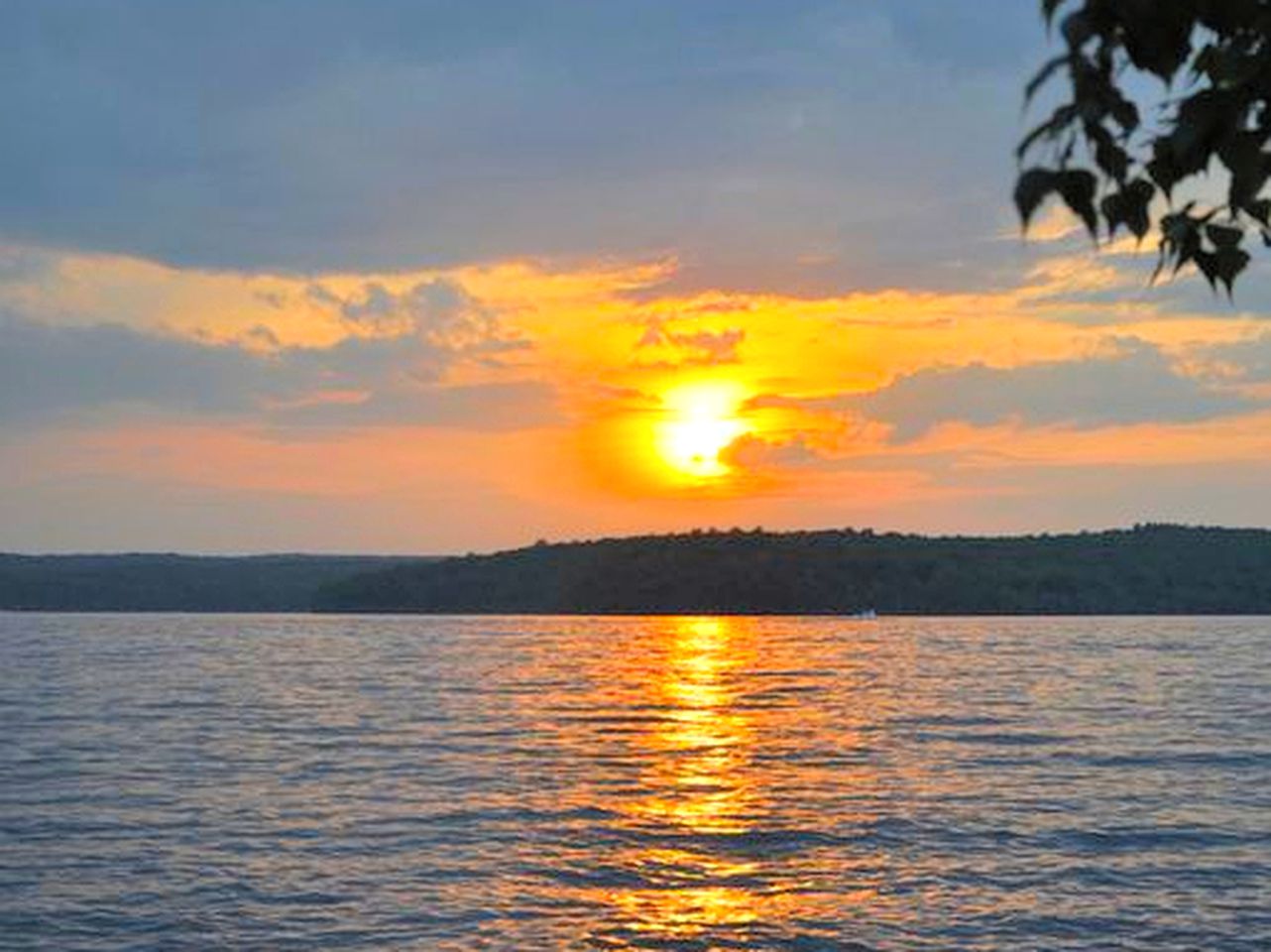 Lakefront Cabin Rental with Incredible Sunsets on Lake Wallenpaupack, Pennsylvania