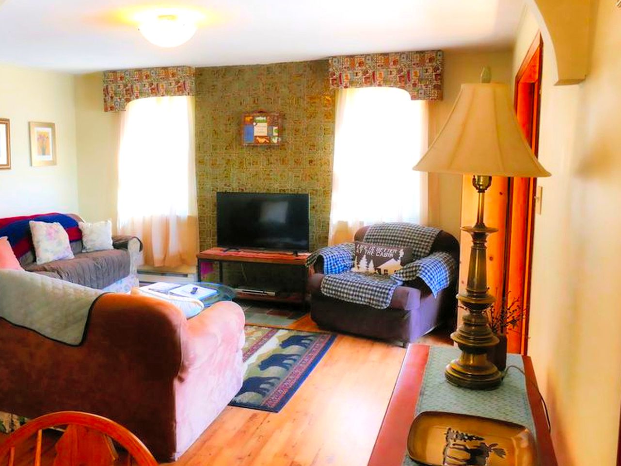 Lakefront Cabin Rental with Incredible Sunsets on Lake Wallenpaupack, Pennsylvania