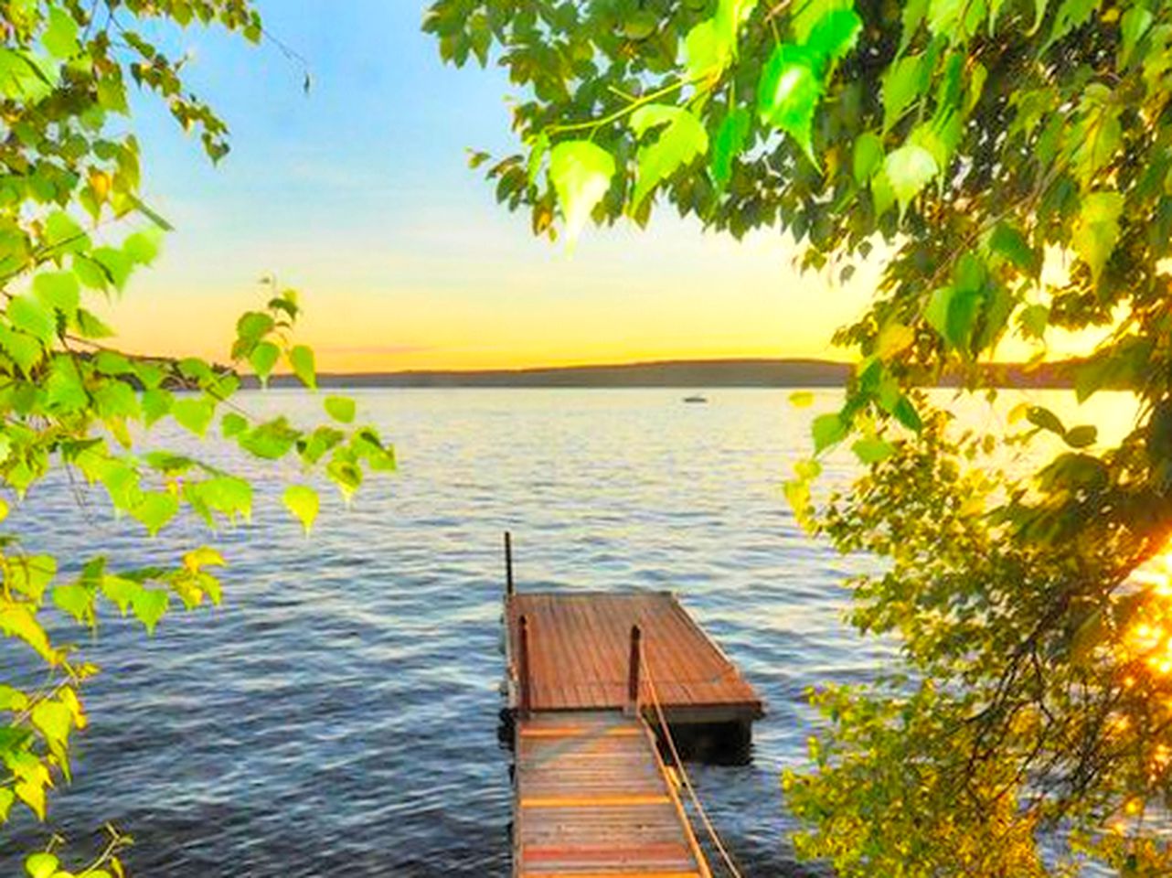 Lakefront Cabin Rental with Incredible Sunsets on Lake Wallenpaupack, Pennsylvania