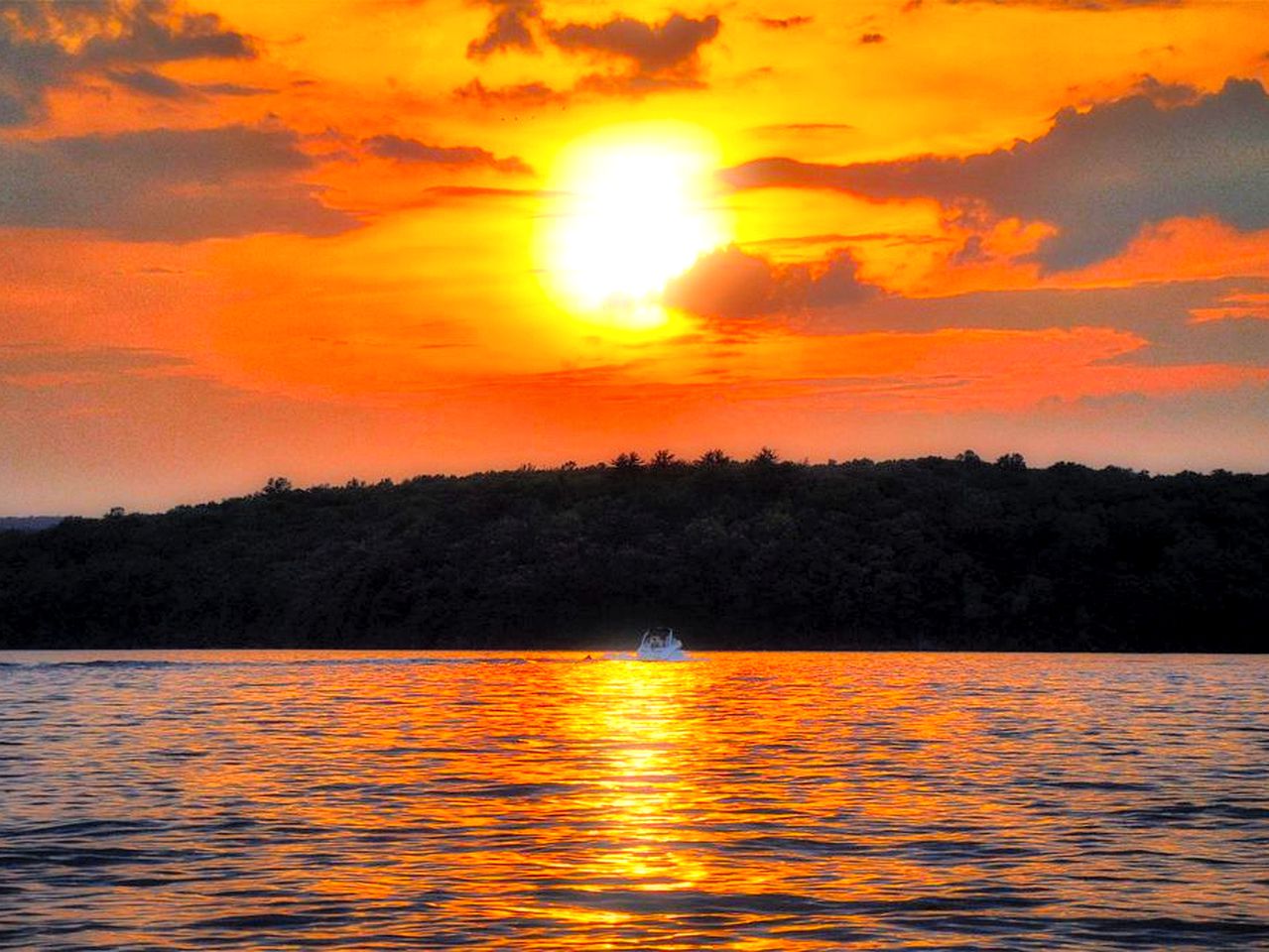 Lakefront Cabin Rental with Incredible Sunsets on Lake Wallenpaupack, Pennsylvania
