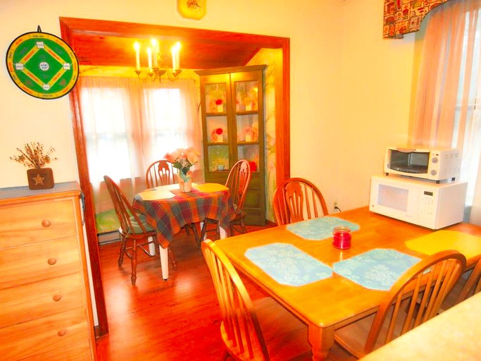 Cabins (Hawley, Pennsylvania, United States)