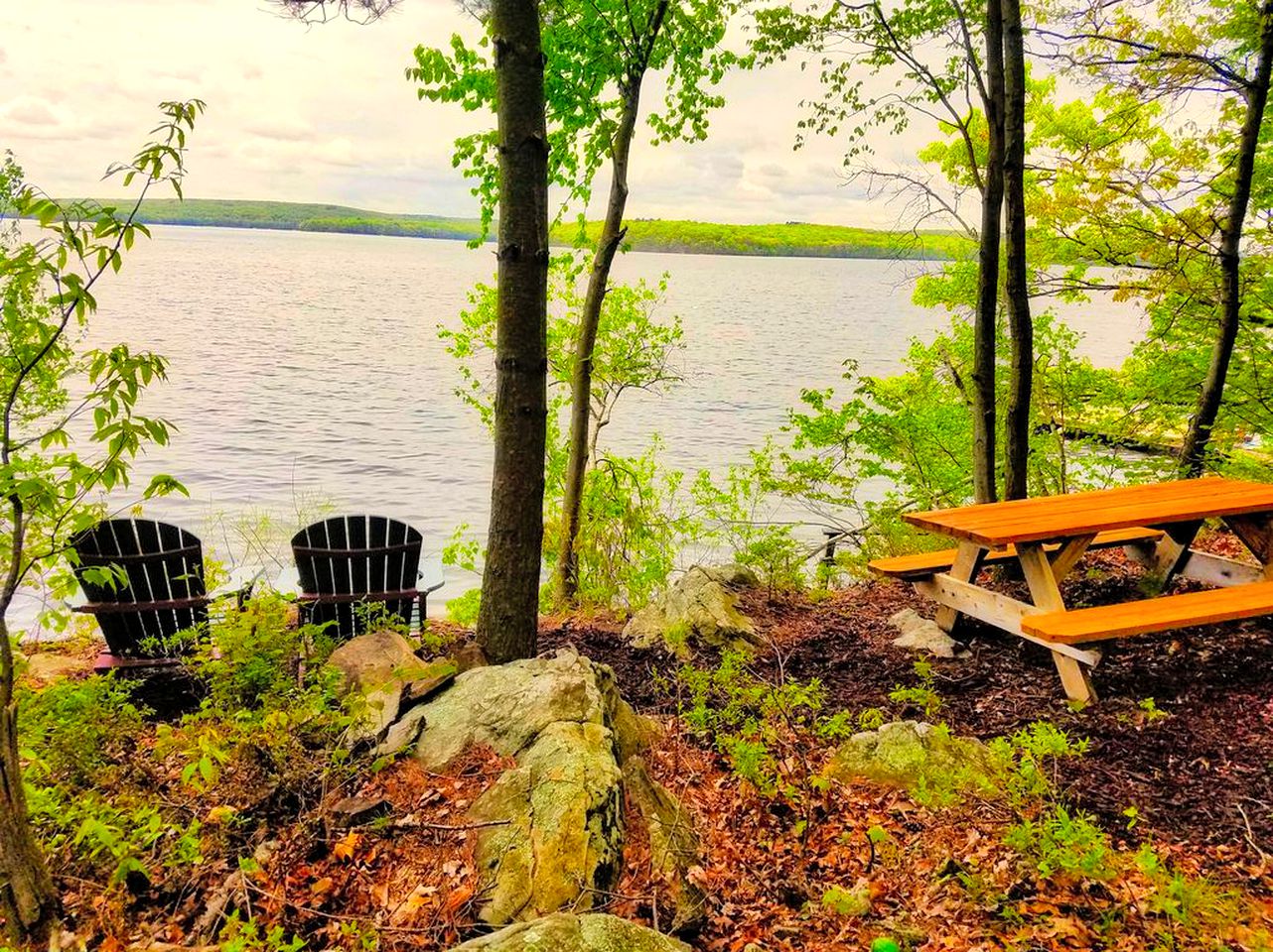 Lakefront Cabin Rental with Incredible Sunsets on Lake Wallenpaupack, Pennsylvania