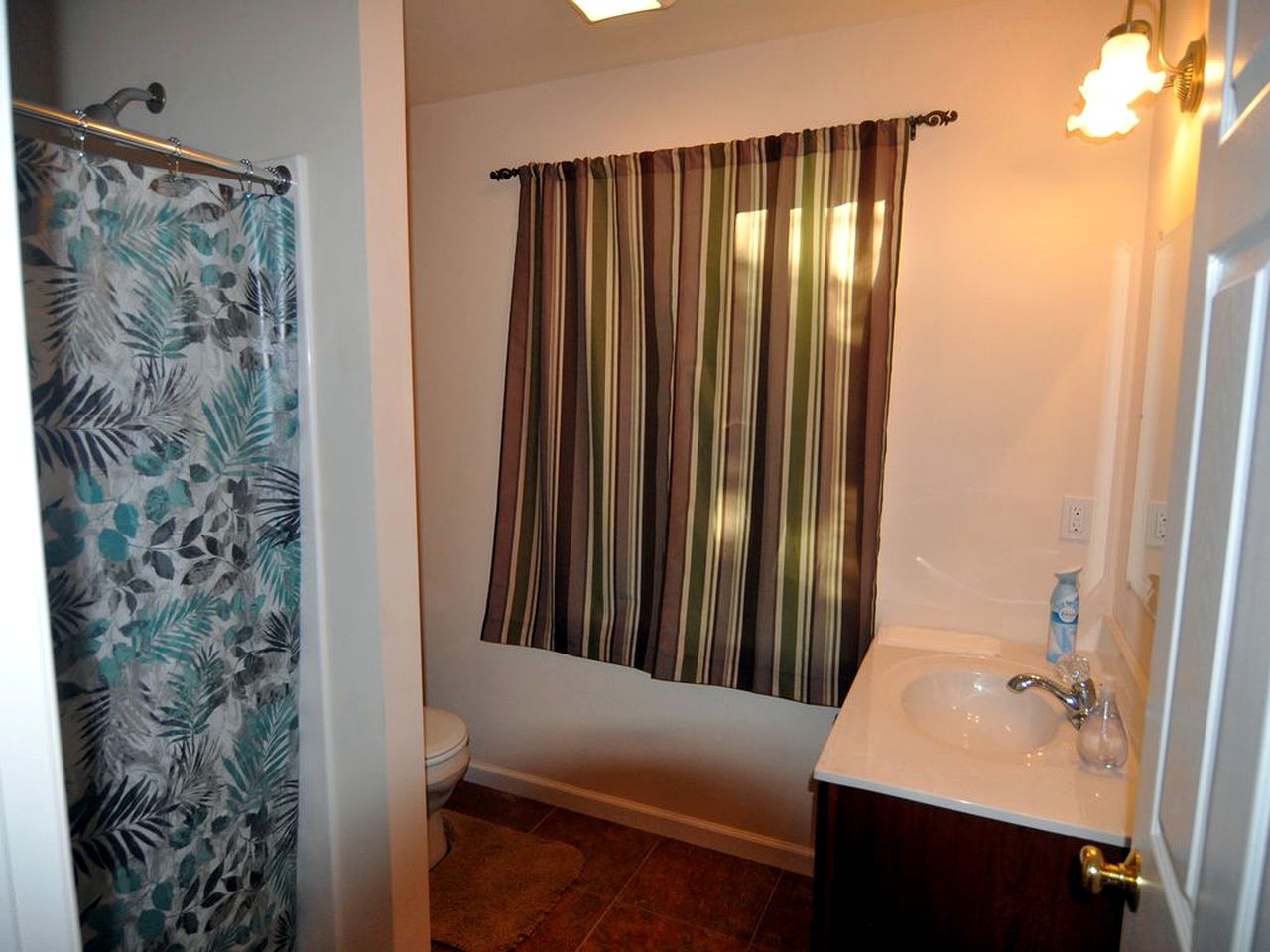 Lakefront Vacation Rental with Superb Views over Lake Wallenpaupack in Hawley, Pennsylvania