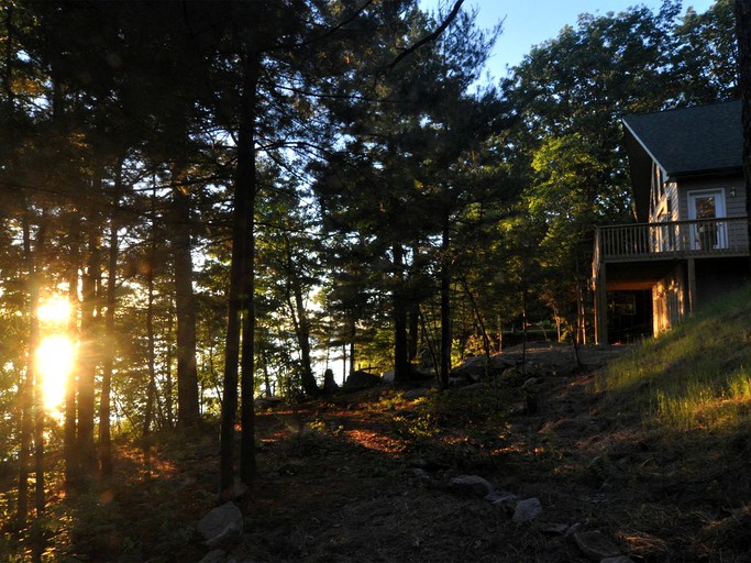 Cabins (Hawley, Pennsylvania, United States)