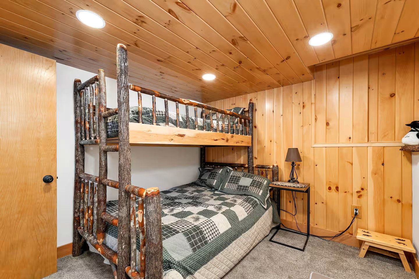 Scenic Lakefront Escape with Kayaks and Canoes in Meredith, New Hampshire