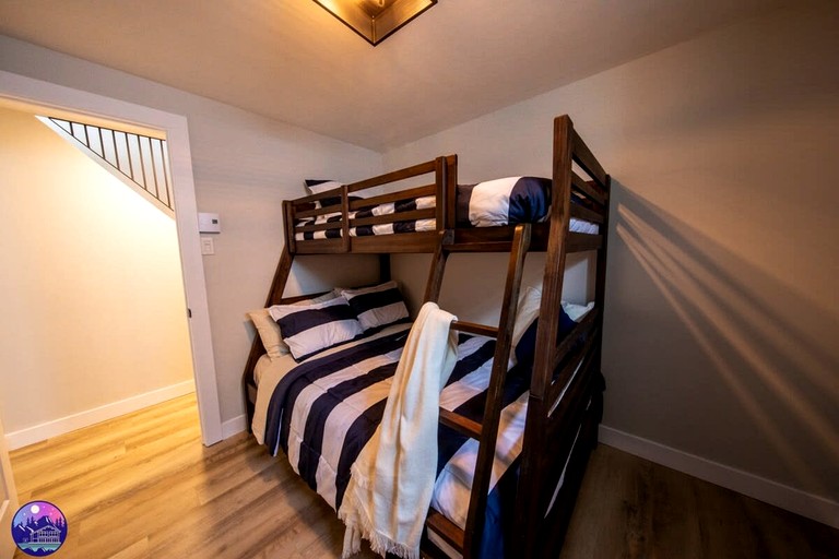 Cabins (Canada, Saint Come, Quebec)