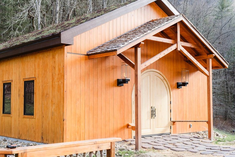 Yurts (United States of America, Hot Springs, North Carolina)