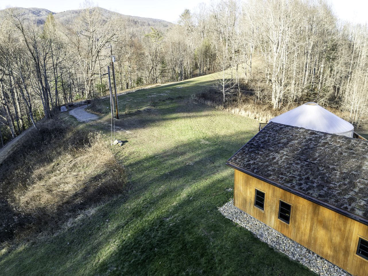 Amazing Yurt Ideal for a Secluded Scape in Hot Springs, North Carolina