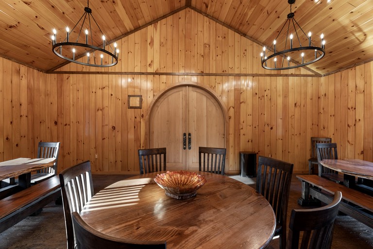 Yurts (United States of America, Hot Springs, North Carolina)