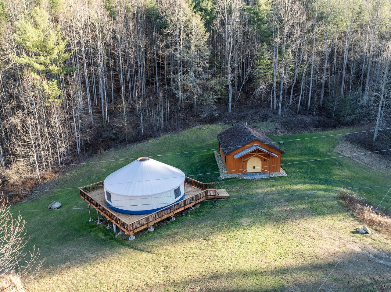 Amazing Yurt Ideal for a Secluded Scape in Hot Springs, North Carolina