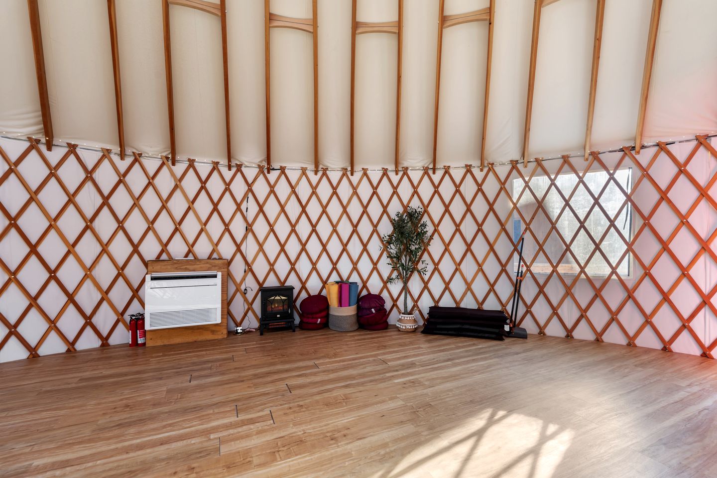 Amazing Yurt Ideal for a Secluded Scape in Hot Springs, North Carolina
