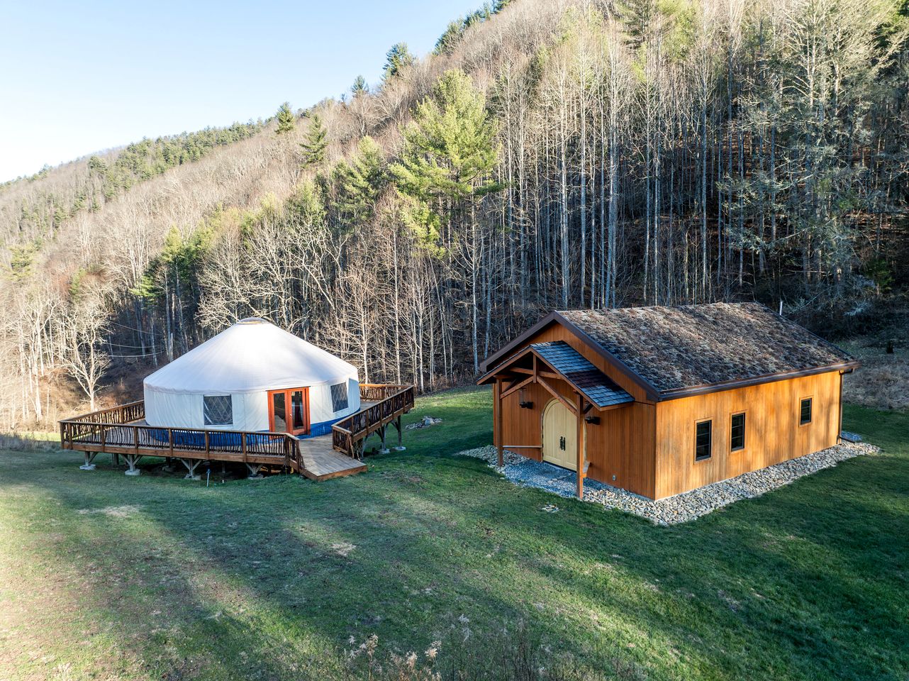 Amazing Yurt Ideal for a Secluded Scape in Hot Springs, North Carolina