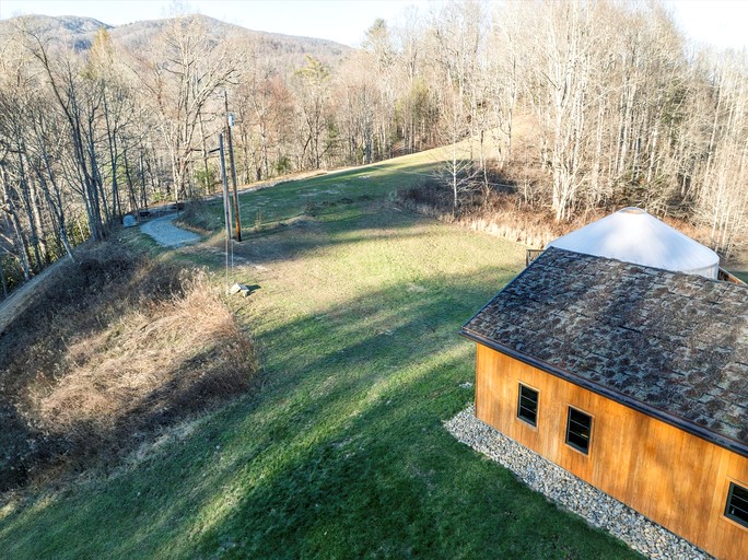 Yurts (United States of America, Hot Springs, North Carolina)