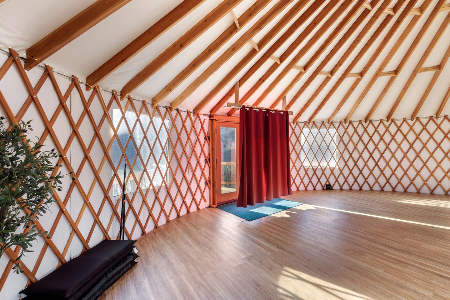 Amazing Yurt Ideal for a Secluded Scape in Hot Springs, North Carolina