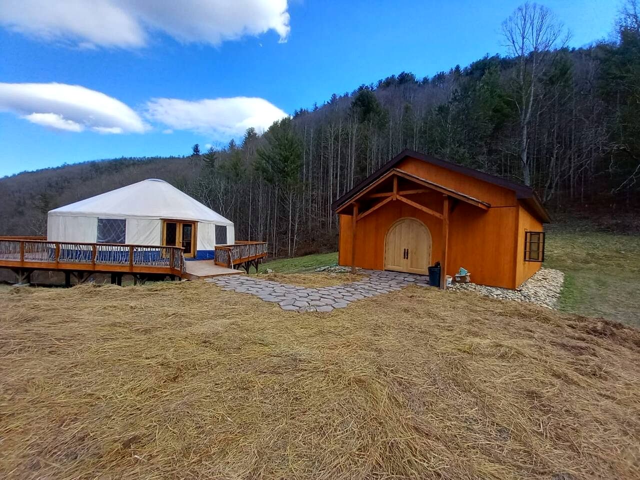 Amazing Yurt Ideal for a Secluded Scape in Hot Springs, North Carolina