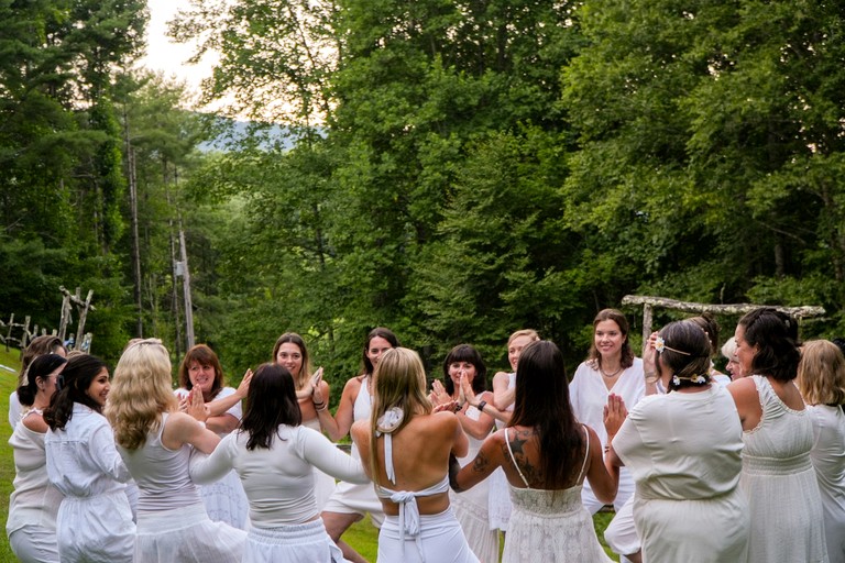 Yurts (United States of America, Hot Springs, North Carolina)
