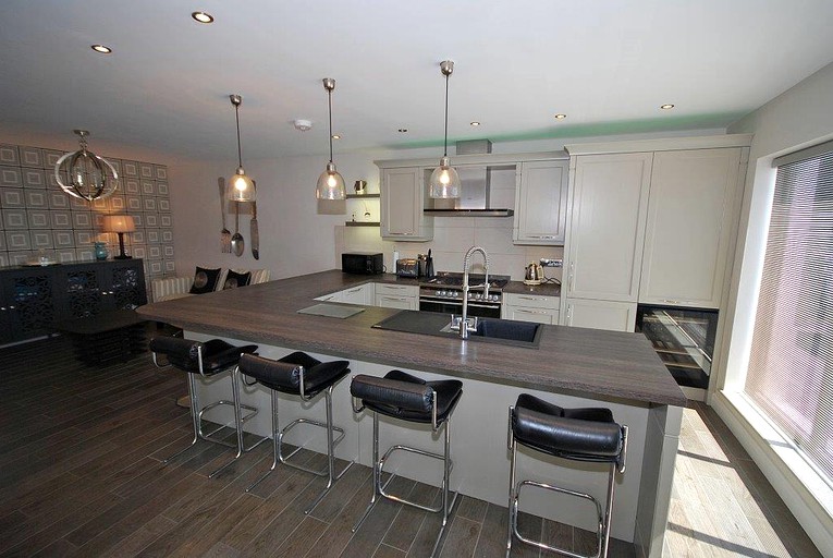 Cottages (United Kingdom, Saundersfoot, Wales)