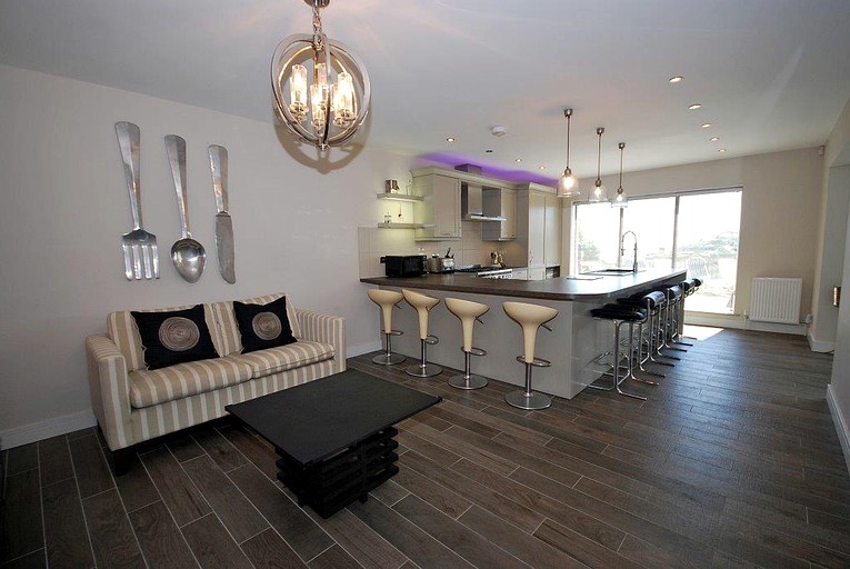 Cottages (United Kingdom, Saundersfoot, Wales)