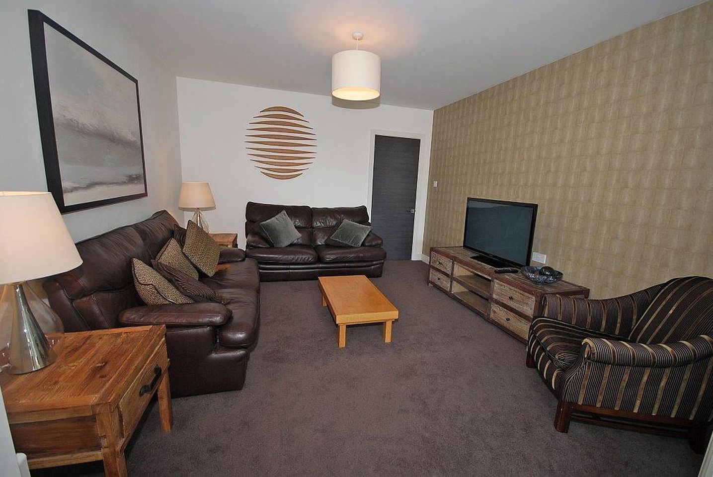 Modern Cottage with Hot-Tub and Picnic Space in Saundersfoot, Wales
