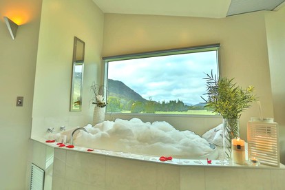 Luxury Grampians Accommodation Perfect for Secluded Romantic Getaways, Victoria photo 5