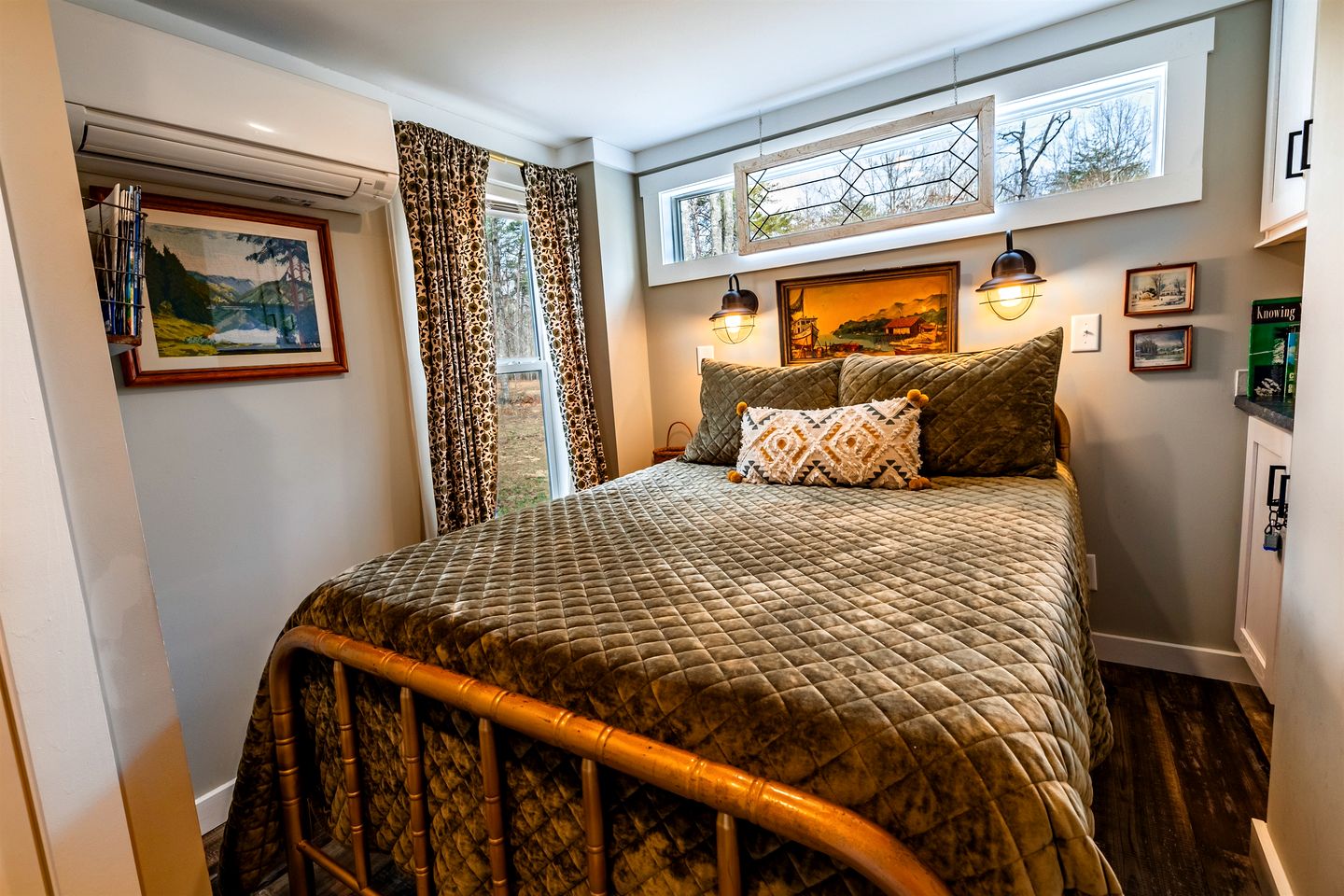 Cozy Cabin Retreat with Loft Hideaway, Fire Pit & Nature Trails in Monteagle, Tennessee