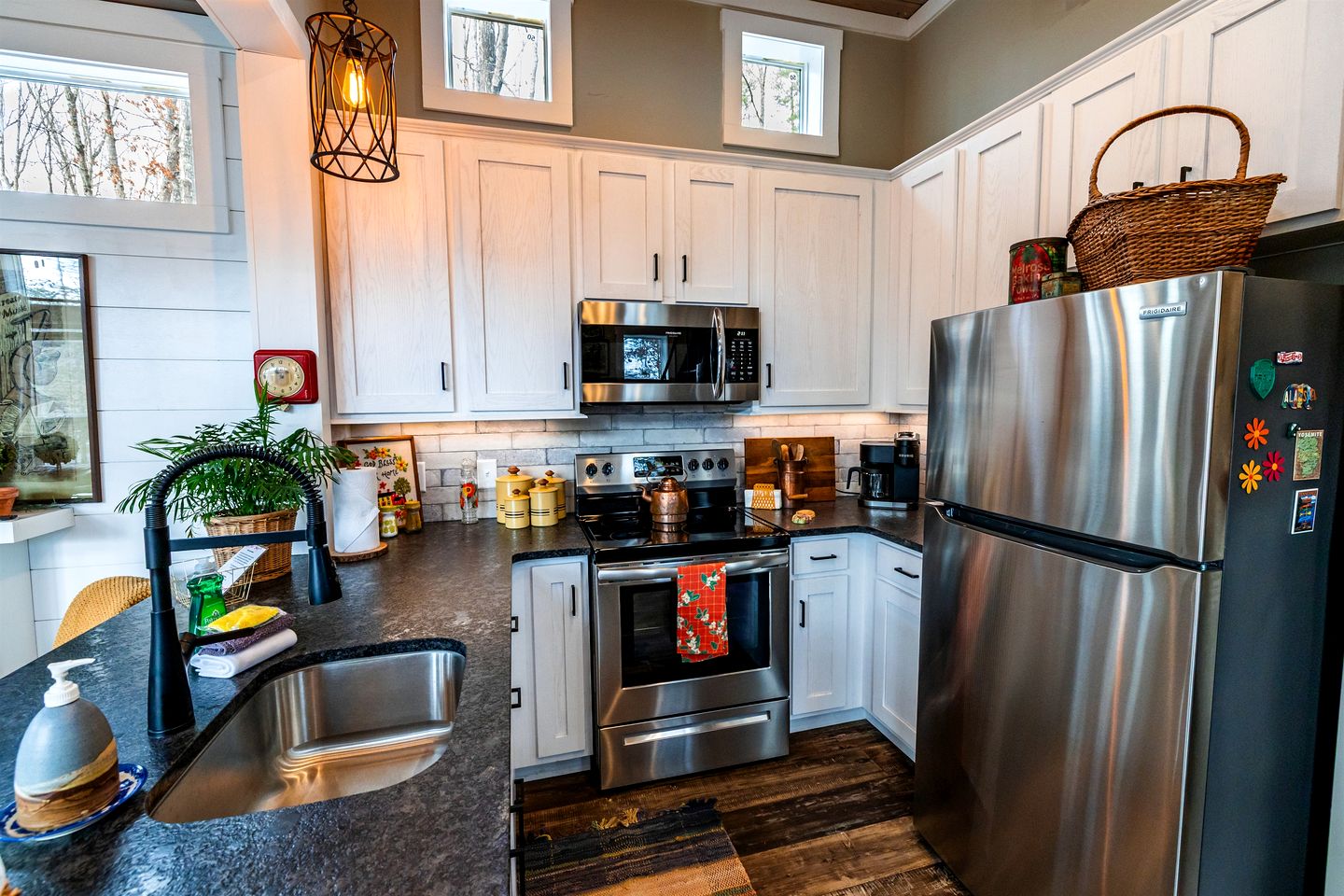 Cozy Cabin Retreat with Loft Hideaway, Fire Pit & Nature Trails in Monteagle, Tennessee