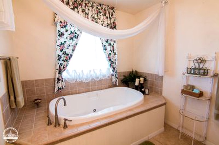 Beautiful Cottage Suite in Texas Wine Country near Fredericksburg, Texas | Nature Lodges (Fredericksburg, Texas, United States of America)