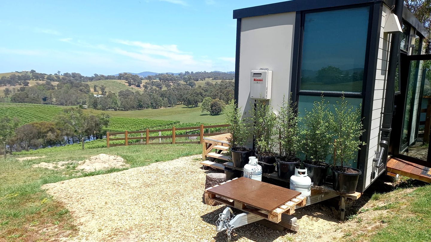 Rustic Tiny House with Beautiful Vineyard and Valley Views in Victoria, Australia