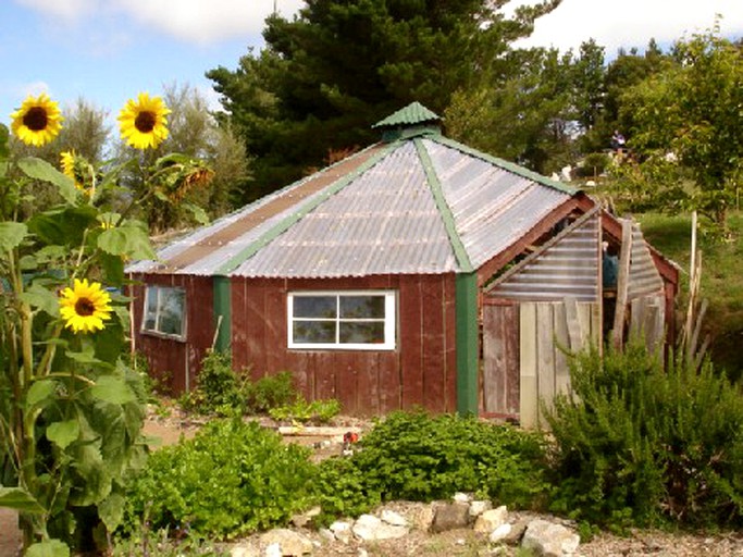 Yurts (Takaka, South Island, New Zealand)