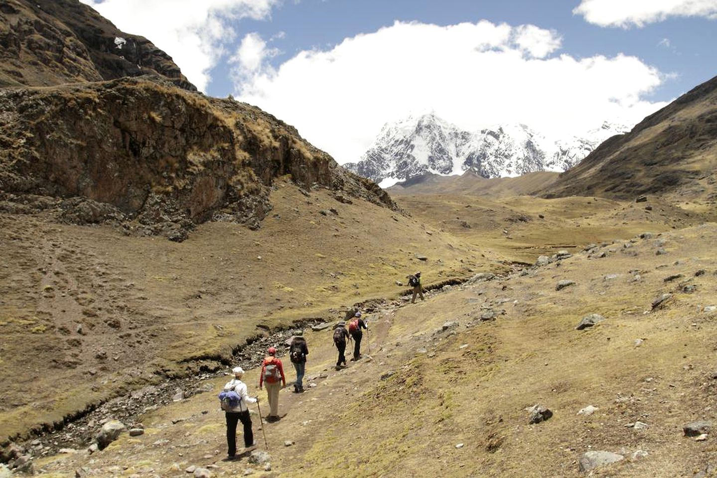 Five-Day Hiking Tour on the Apu Trail in Cordillera de Vilcanota Mountains of Cusco, Peru