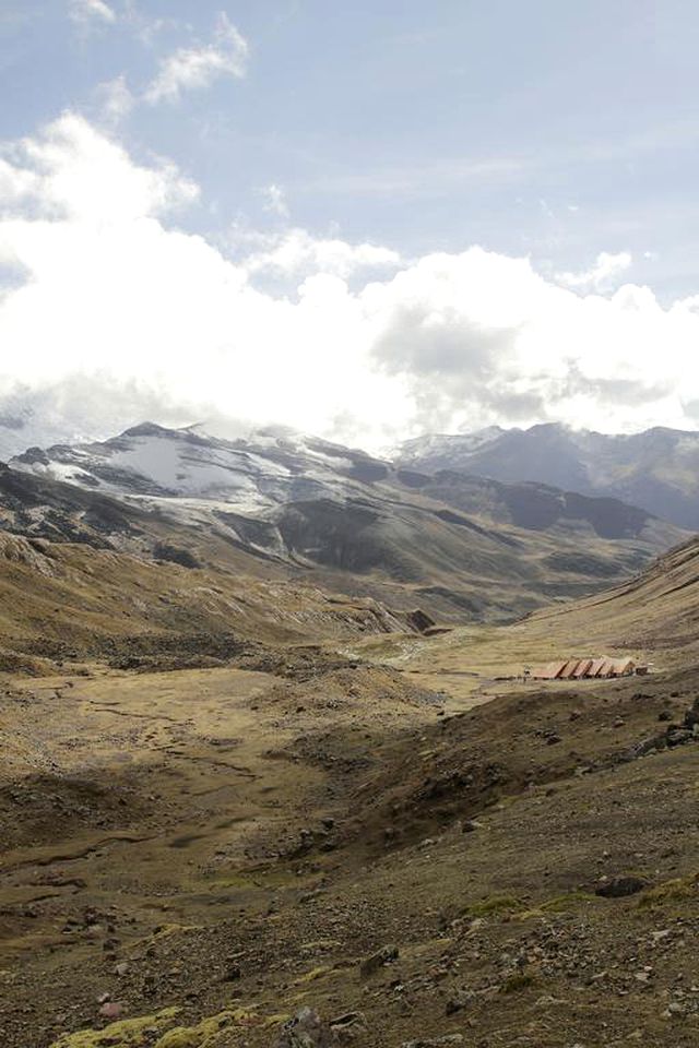 Five-Day Hiking Tour on the Apu Trail in Cordillera de Vilcanota Mountains of Cusco, Peru