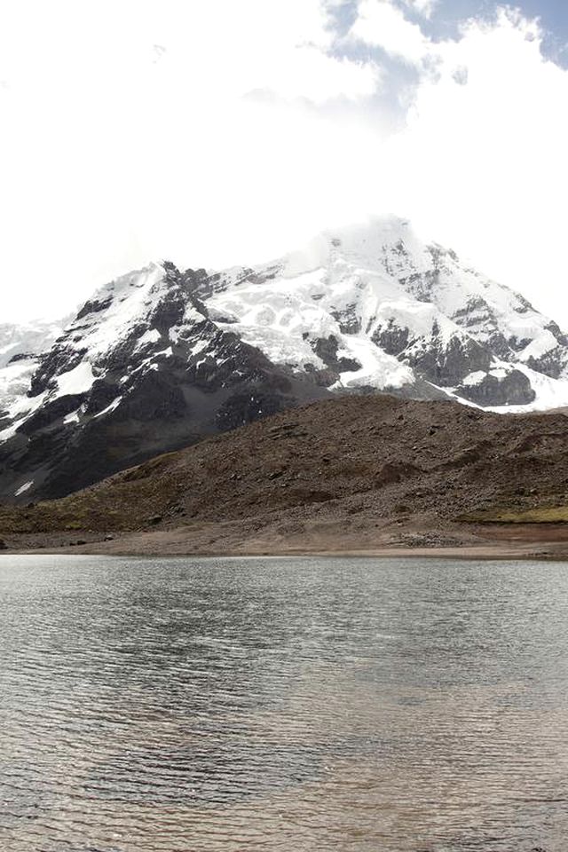 Five-Day Hiking Tour on the Apu Trail in Cordillera de Vilcanota Mountains of Cusco, Peru