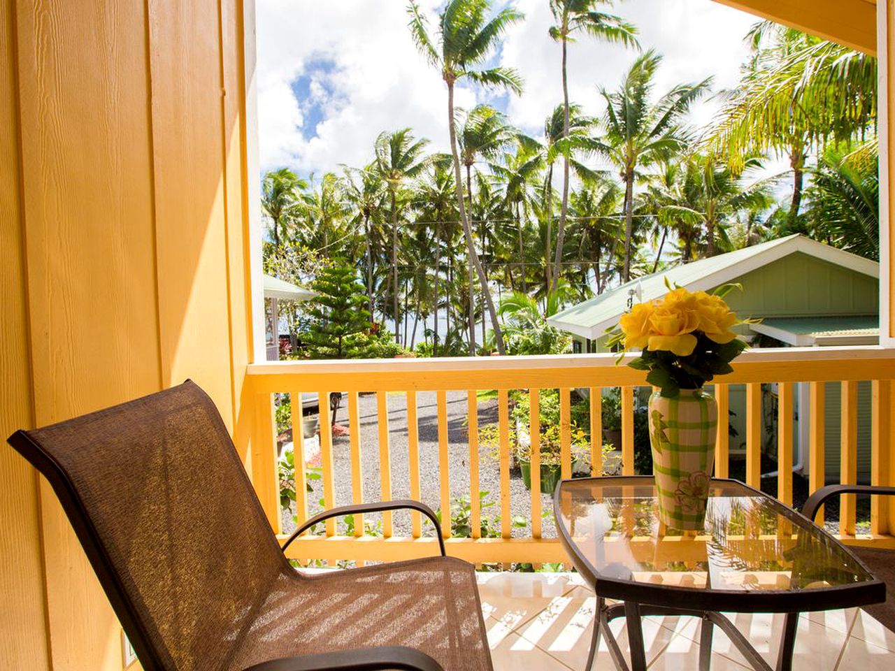 Beach Cottage near the Puna Forest Reserve in Hawaii