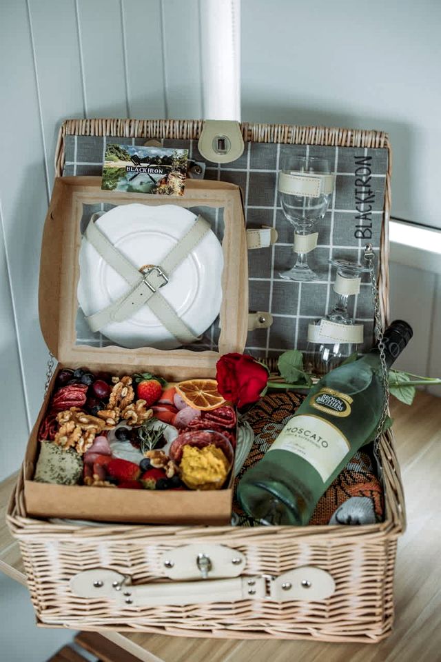 Andromache River Tiny House for Coastal Glamping near Airlie Beach