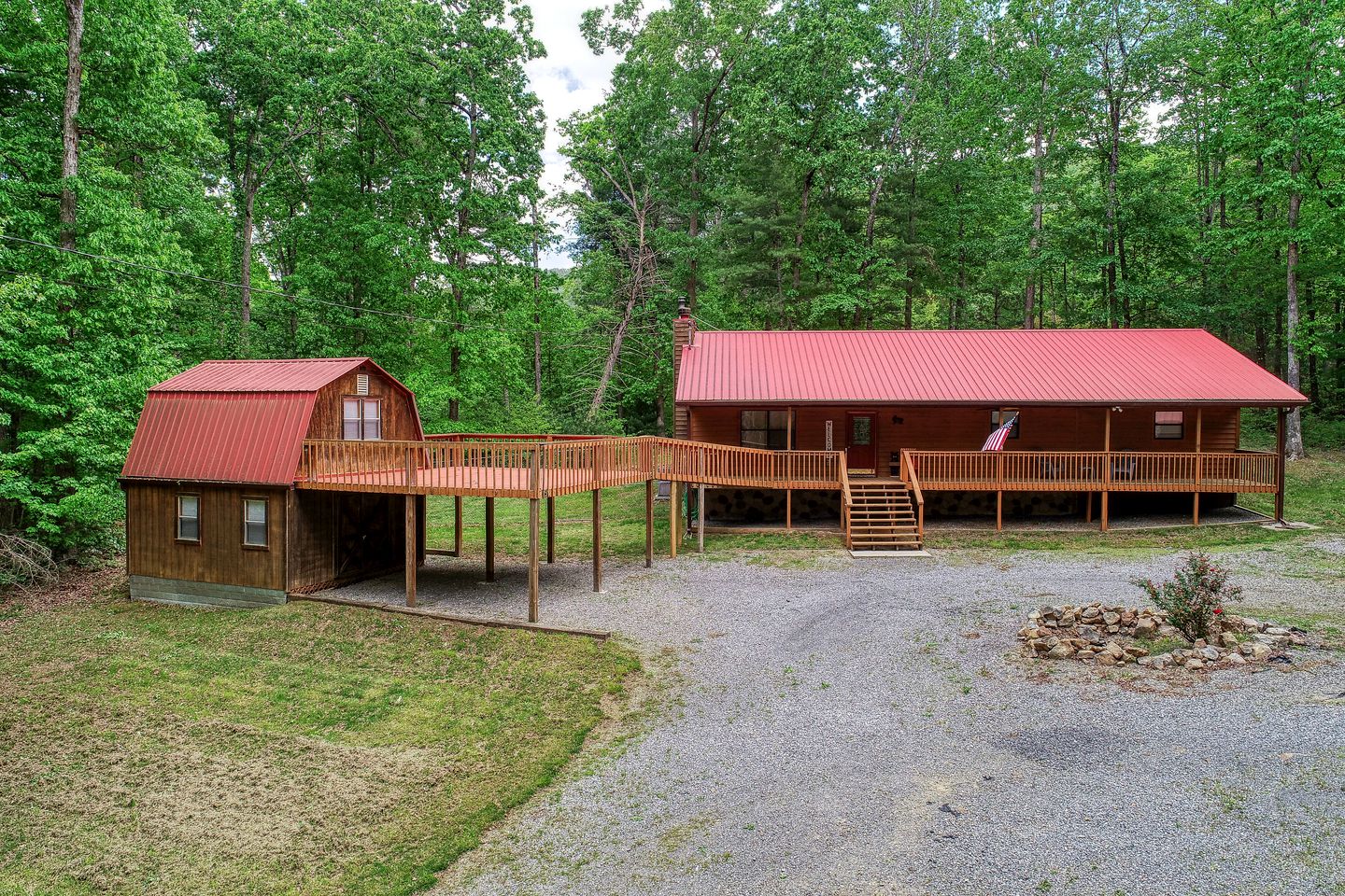 Glamping Cabin in Tennessee's Scenic Landscapes for the Best Vacation in the Great Smokies