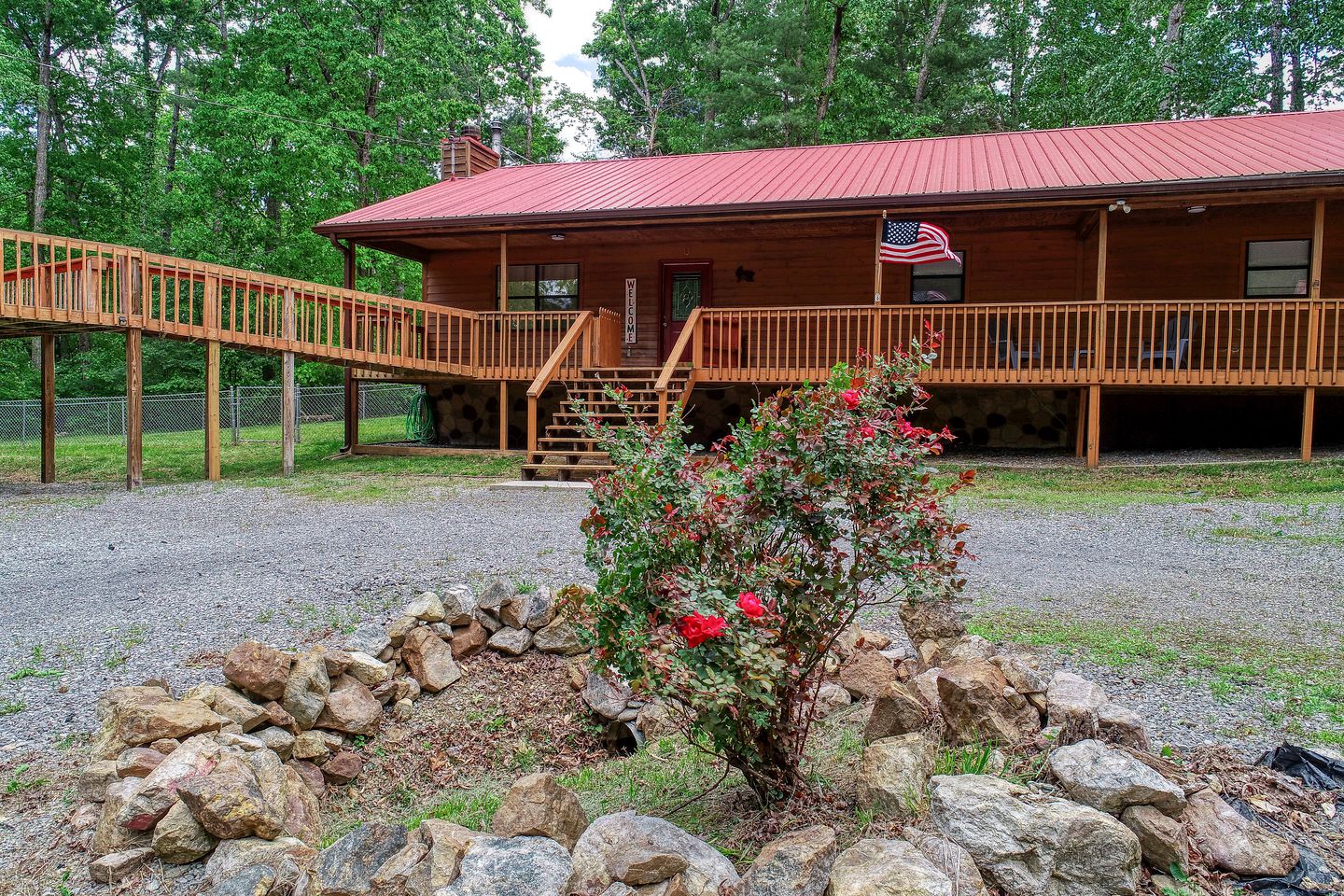 Glamping Cabin in Tennessee's Scenic Landscapes for the Best Vacation in the Great Smokies