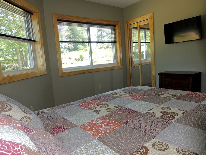 Angel Rock Waterfront Cottages and Vacation Homes Deluxe Vacation