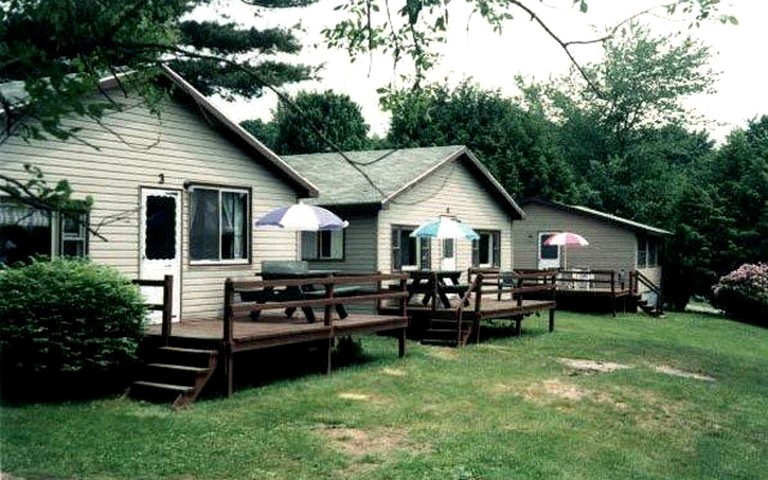 Cottages (Cleveland, New York, United States)