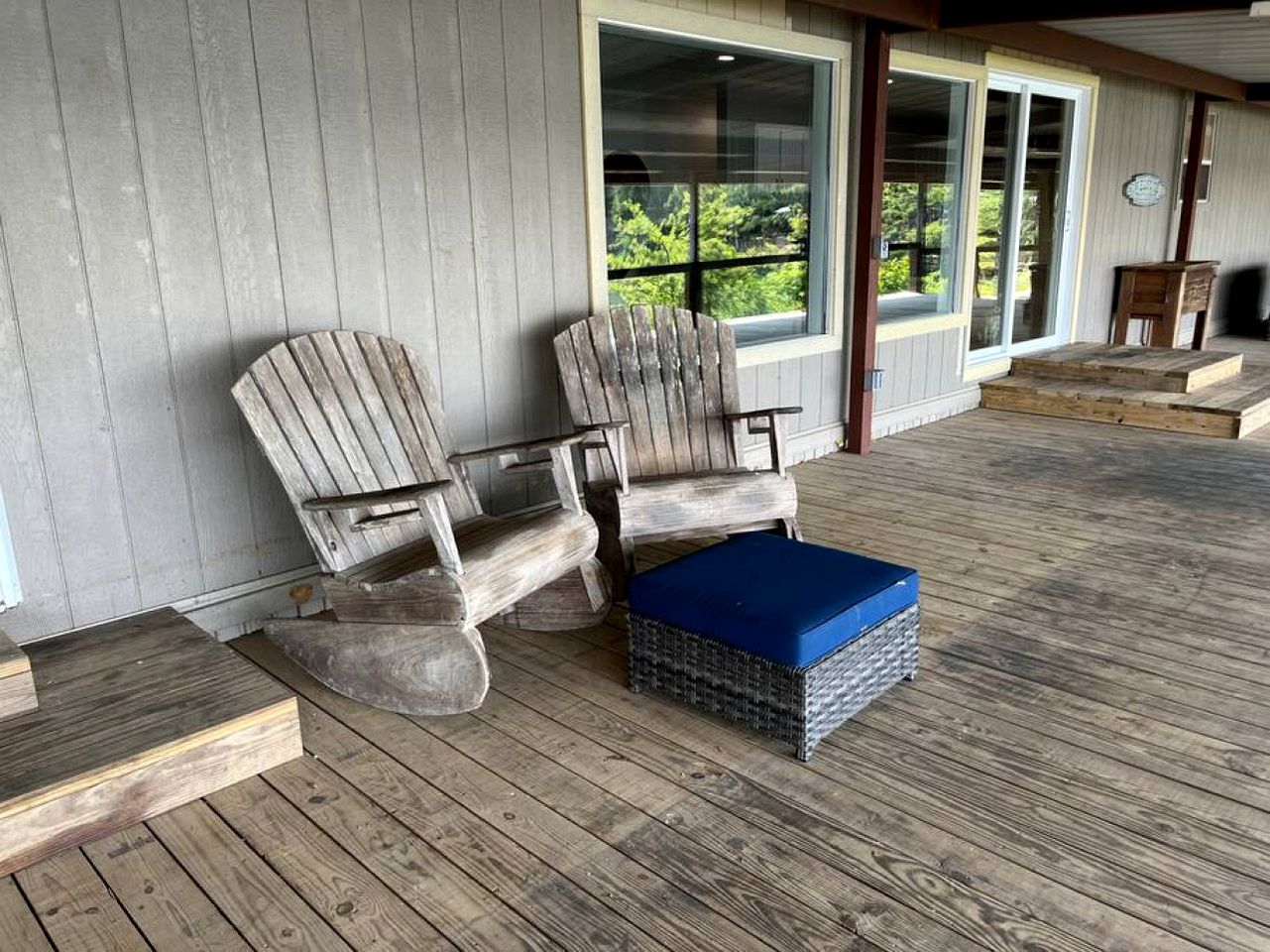 Spacious Vacation Rental with Stunning Lake Views from the Incredible Deck for an Amazing Getaway in Sabine National Forest in Hemphill, Texas