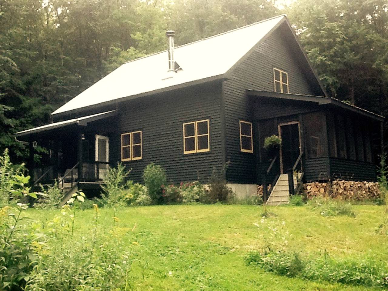 Charming Cottage Rental with Antique Decor in Narrowsburg, New York