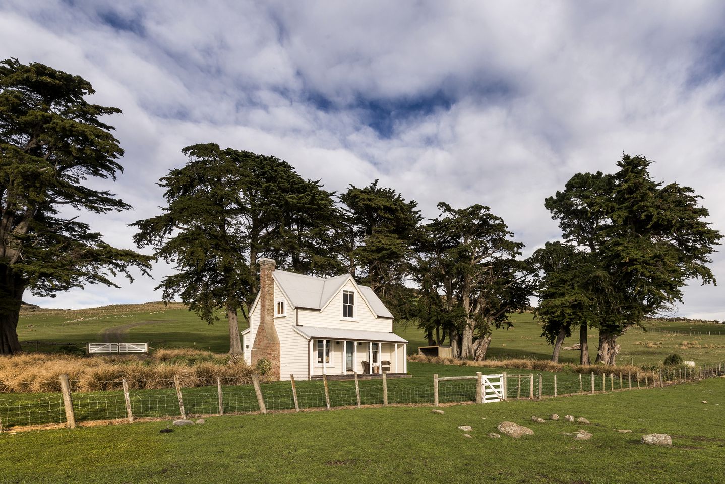 Romantic and Isolated Cottage on a Hill near Akaroa, New Zealand