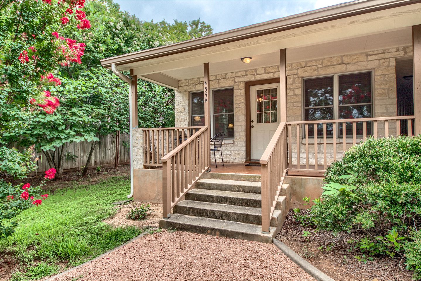 Vintage Tiny Cottage Perfect for Couples Getaway in Fredericksburg, Texas