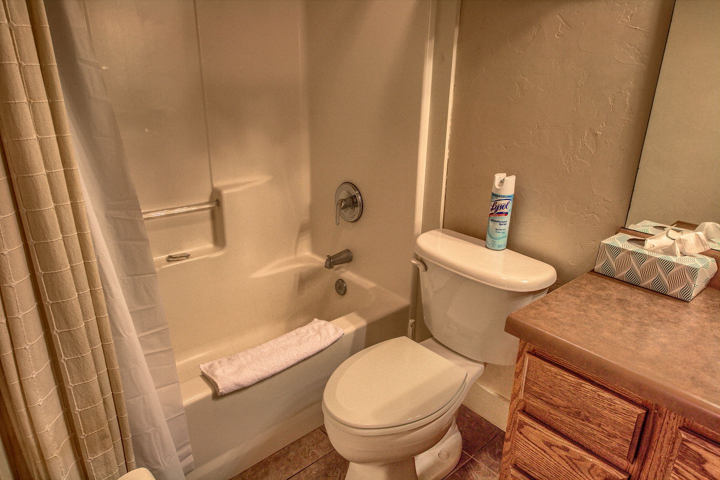 Vintage Tiny Cottage Perfect for Couples Getaway in Fredericksburg, Texas