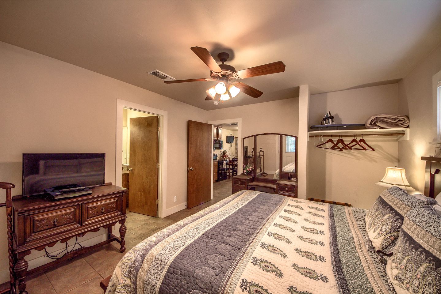 Family-Friendly Cottage with Garden Great to Recharge in Fredericksburg, Texas