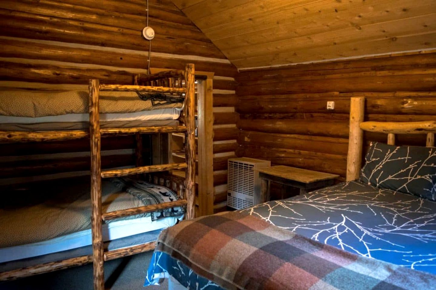 Enchanting Cabin Retreat near Beartooth Mountains in Montana