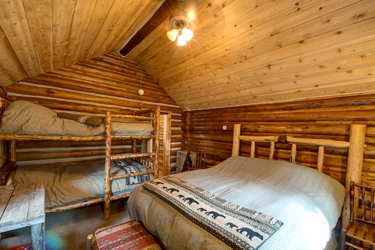 Cabins (United States of America, Silver Gate, Montana)