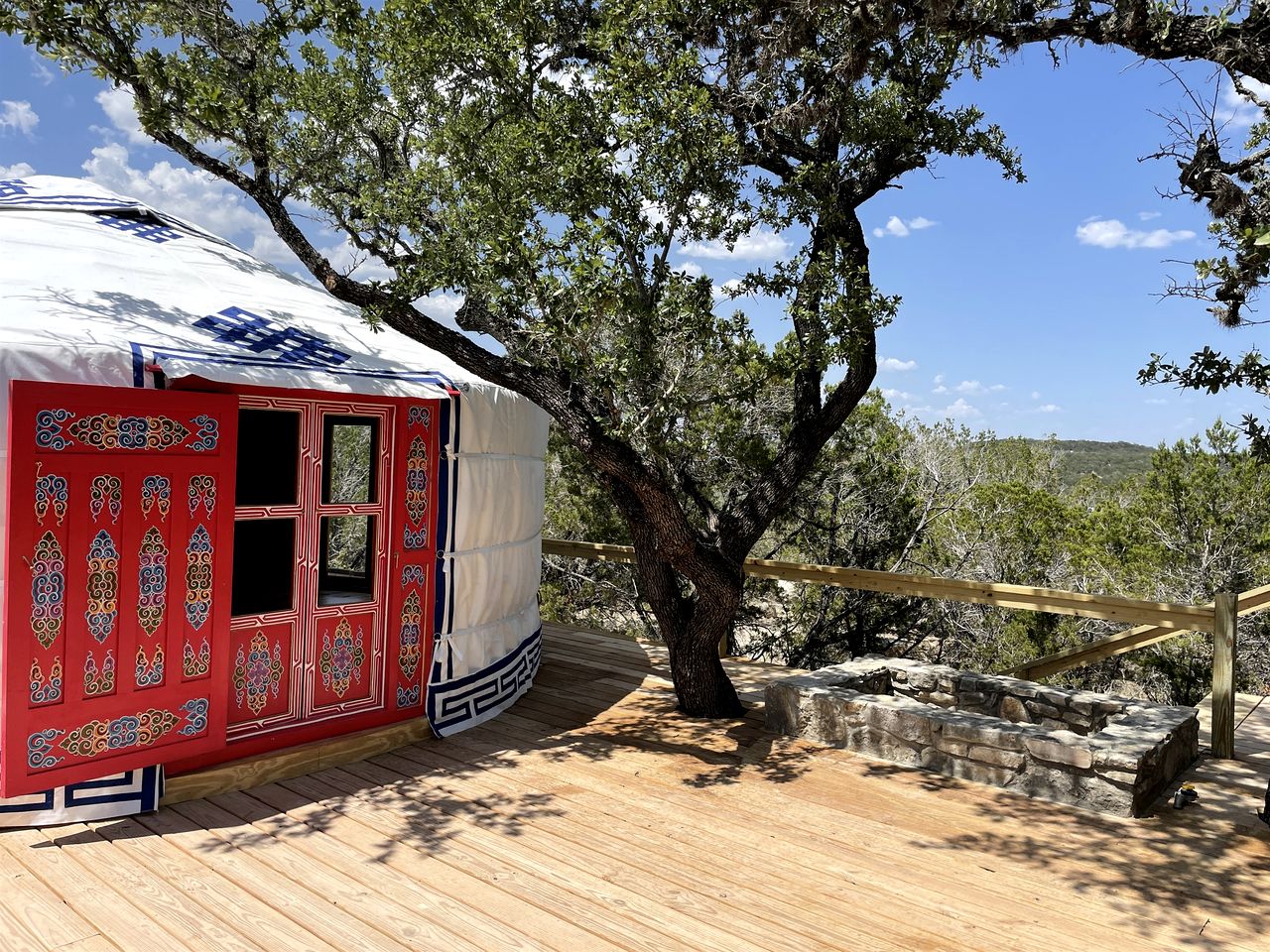 Cozy Yurt with Hot Tub Surrounded by Nature in Dripping Springs, Texas