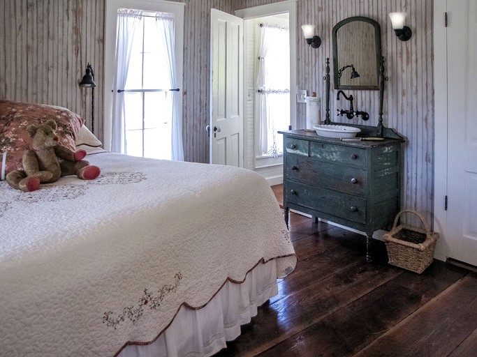 Annies River Cottage, Vacation Rentals, Fredericksburg, United States of America Glamping Hub