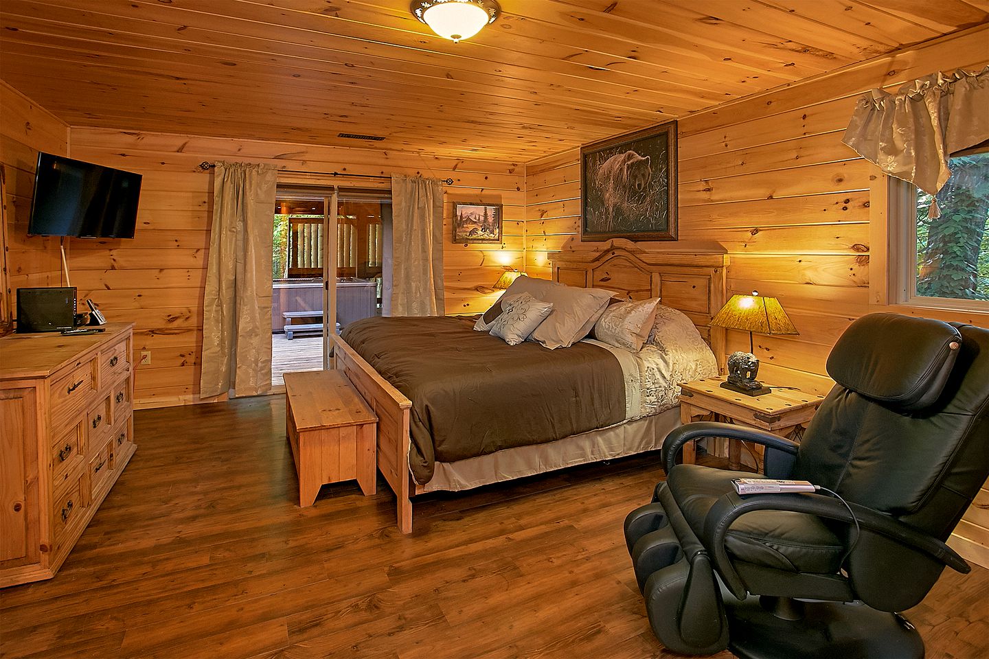 Romantic Gatlinburg Accommodation for a Getaway in Tennessee